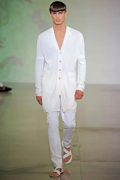 Look 18